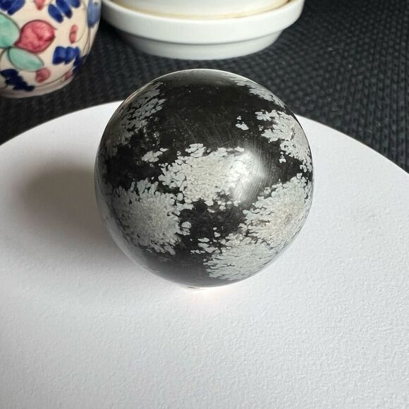 Snowflake Obsidian Crystal Sphere‎ (2) - Picture 4 of 9